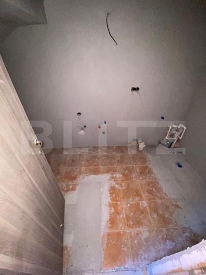 Apartament cu 5 camere decomandat, mobilat în Decebal