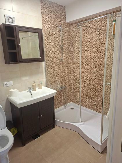 Apartament cu 2 camere nedecomandat în Dâmbul Rotund