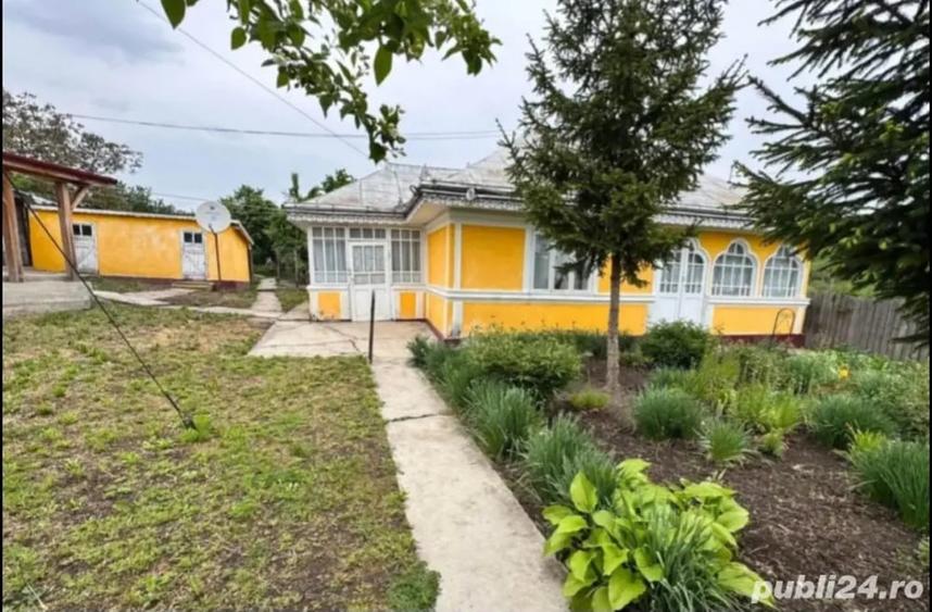 Casă cu 5 camere cu Teren 3250 Mp în Băiceni (Cucuteni)