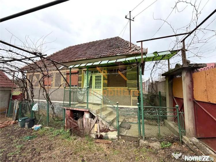 Casă cu 4 camere cu Teren 2846 Mp în Călățea