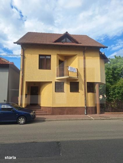 Casă cu 4 camere în Central