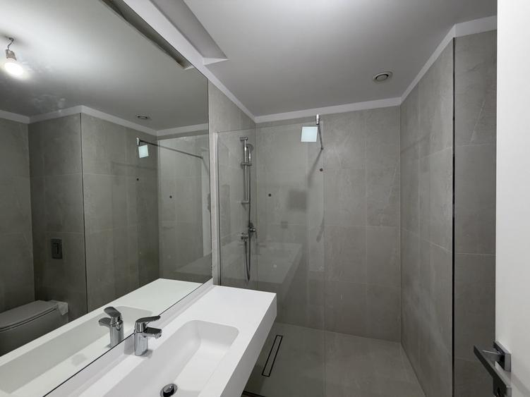 Apartament cu 4 camere decomandat în Floreasca