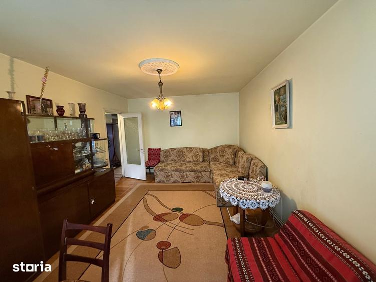 Apartament cu 3 camere decomandat în Central