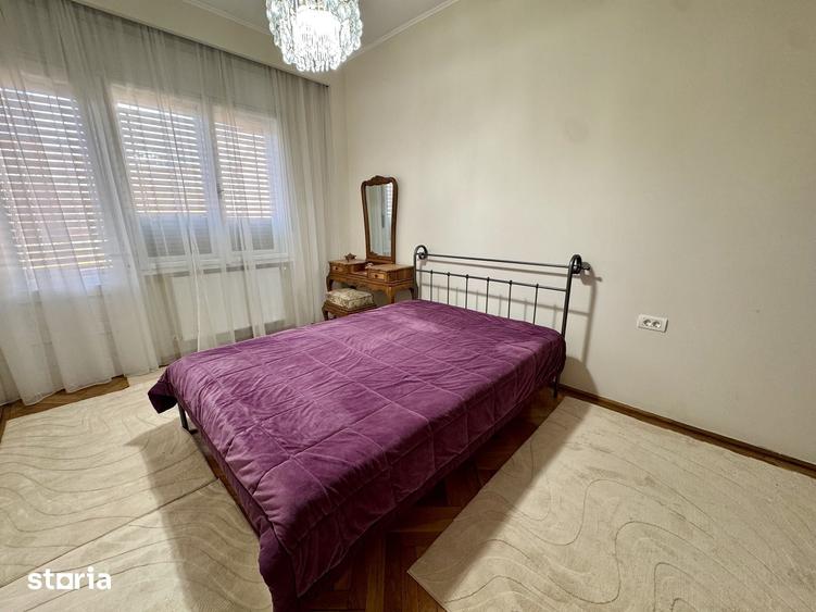 Apartament cu 3 camere decomandat în Boul Roșu