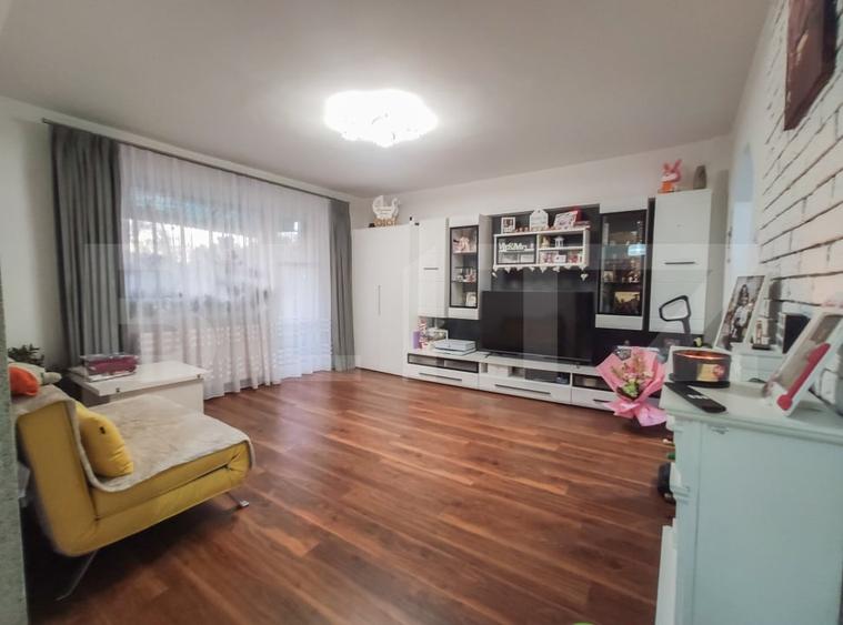 Apartament cu 4 camere decomandat, mobilat în Micro 16