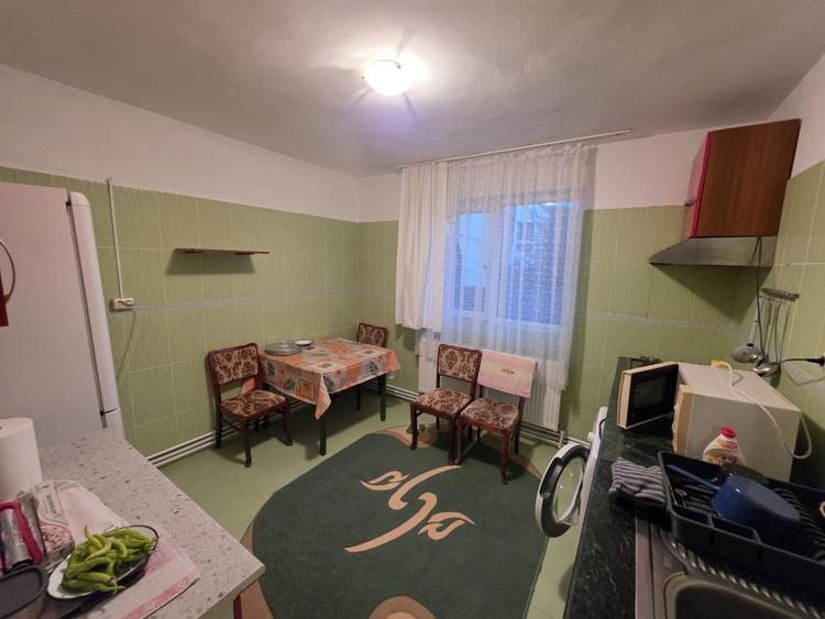 Casă individuală cu 5 camere cu Garaj în Valu lui Traian