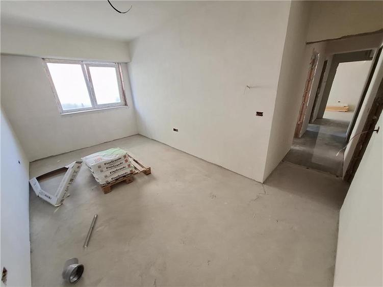 Apartament cu 3 camere decomandat în Galata