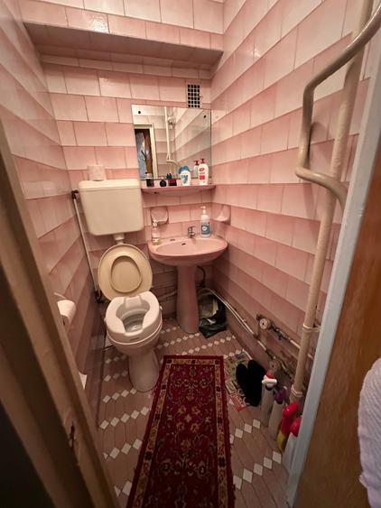 Apartament cu 4 camere semidecomandat în Lujerului