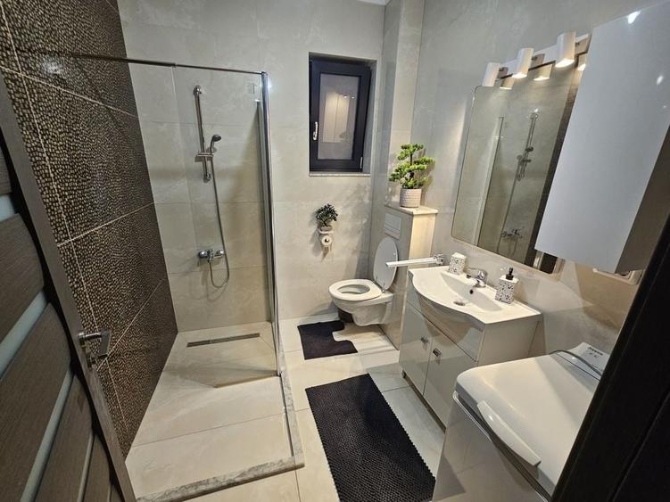 Apartament cu 3 camere decomandat în UTA