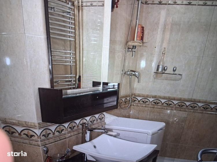 Garsonieră decomandată în Tei