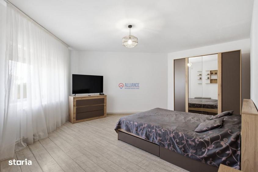 Casă cu 4 camere în Palazu Mare