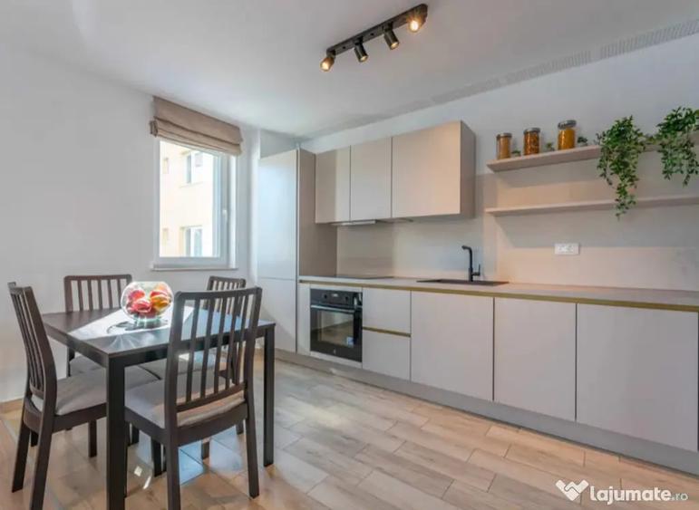 Apartament cu 2 camere decomandat în Centrul Civic
