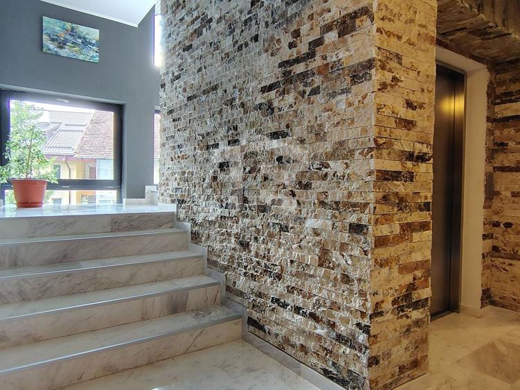 Apartament cu 3 camere decomandat, mobilat în Central