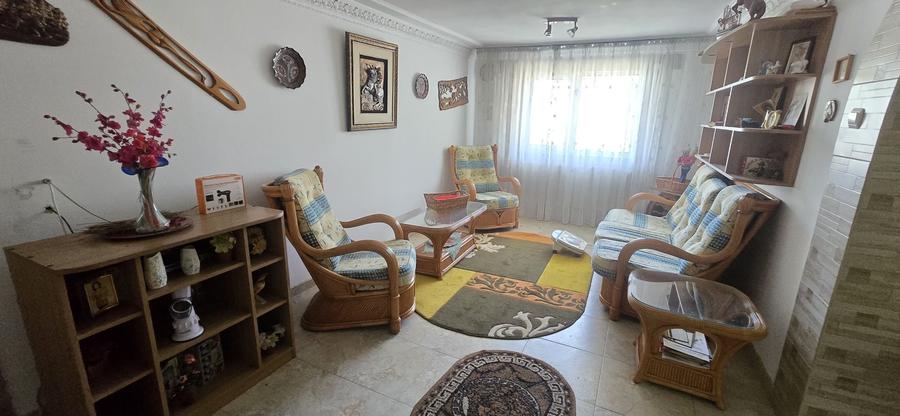 Casă cu 4 camere cu Teren 3500 Mp în Central