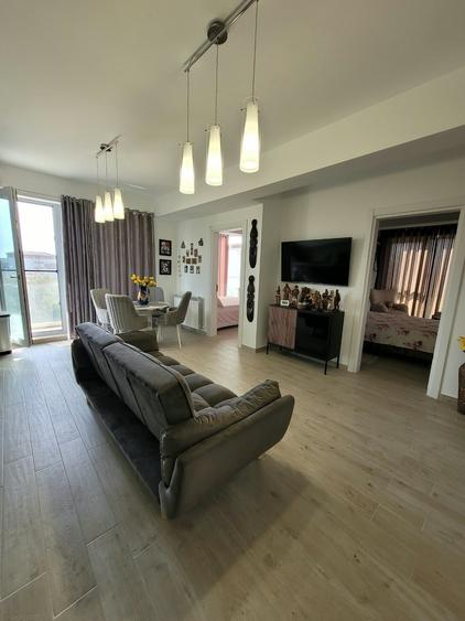 Apartament cu 3 camere semidecomandat în Central