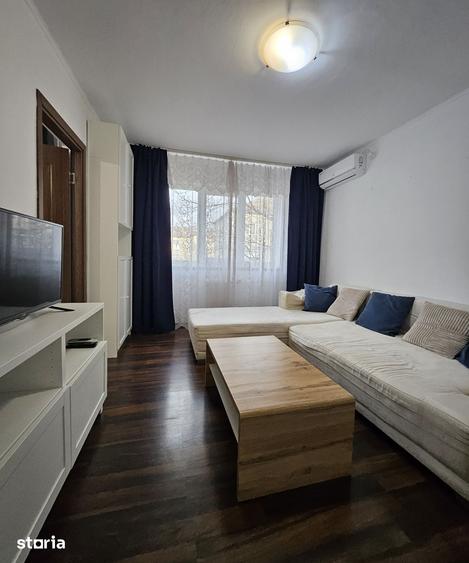Apartament cu 3 camere decomandat în Nufărul