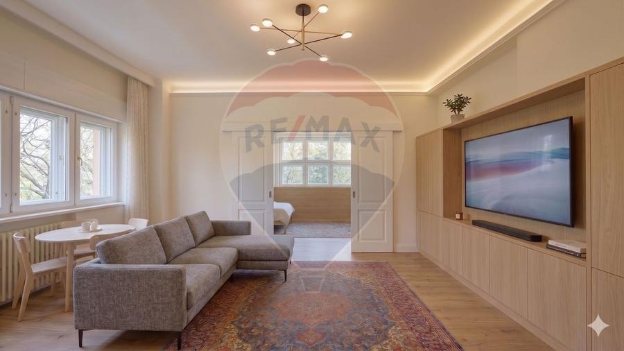 Apartament cu 3 camere semidecomandat în Universitate