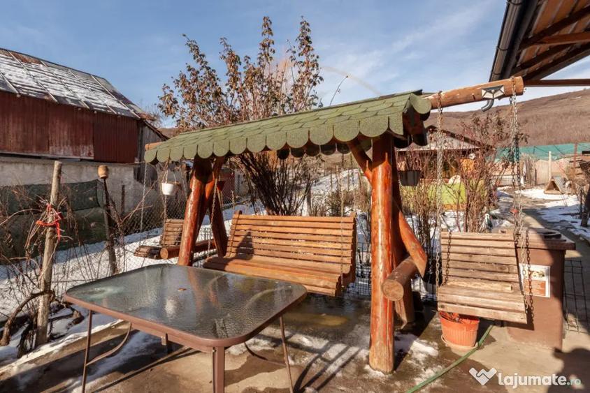 Casă cu 4 camere cu Teren 2594 Mp în Ștefănești