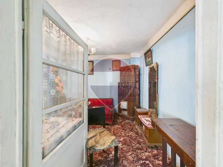 Casă individuală cu 4 camere cu Teren 244 Mp în Andronache