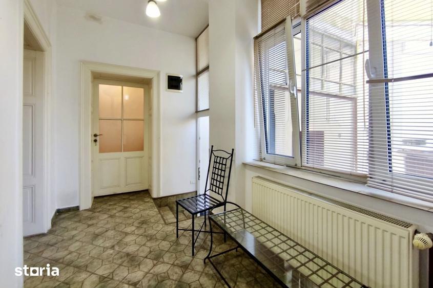 Apartament cu 4 camere în Central