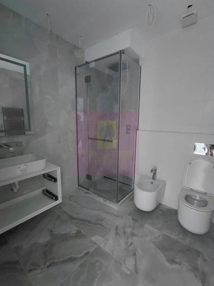 Apartament cu 3 camere nedecomandat în Nord