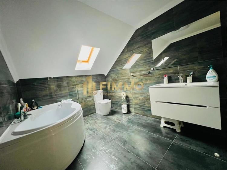 Casă cu 4 camere cu Teren 1400 Mp în Mihoveni