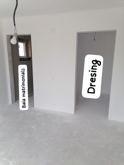Casă cu 4 camere în Sântandrei