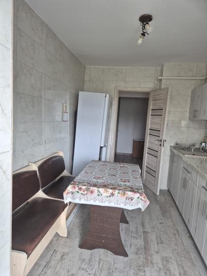 Apartament cu 2 camere decomandat în Malu Roșu
