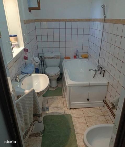 Casă cu 3 camere în Central