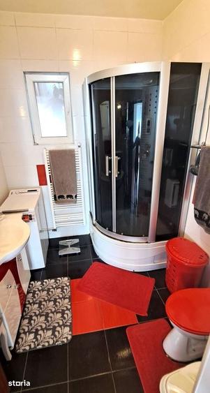 Casă cu 5 camere cu Teren 500 Mp în Central