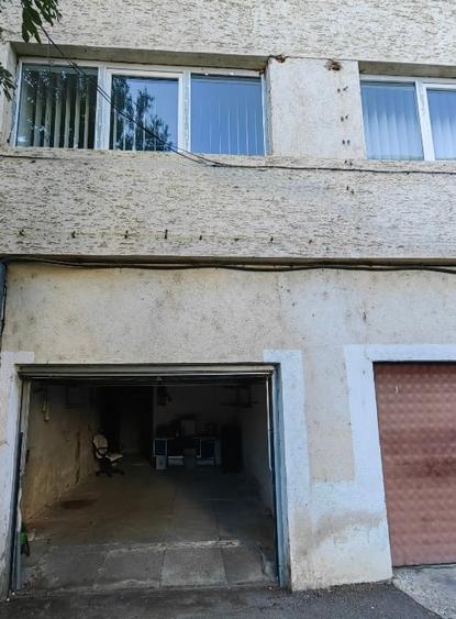 Apartament cu 4 camere decomandat, mobilat în Central