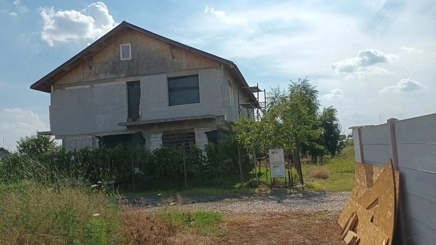 Casă cu 3 camere cu Teren 340 Mp în Domnești