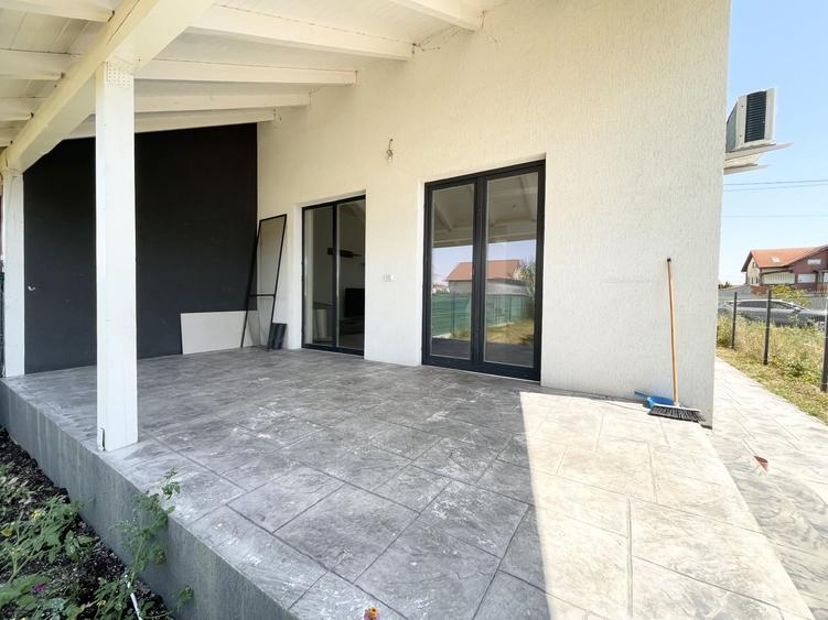 Duplex cu 4 camere cu Canalizare în Moșnița Nouă