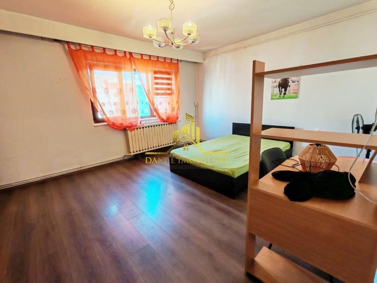 Apartament cu 3 camere decomandat, mobilat în Semicentral