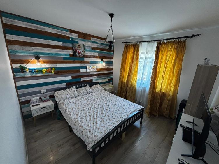 Apartament cu 3 camere decomandat, mobilat în Buzaului