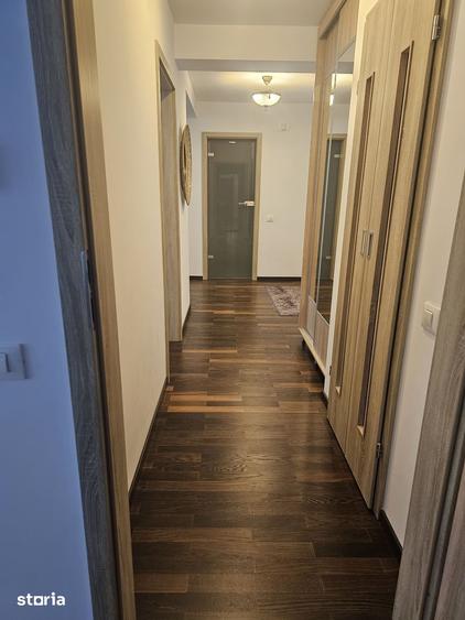 Apartament cu 3 camere în Tractorul