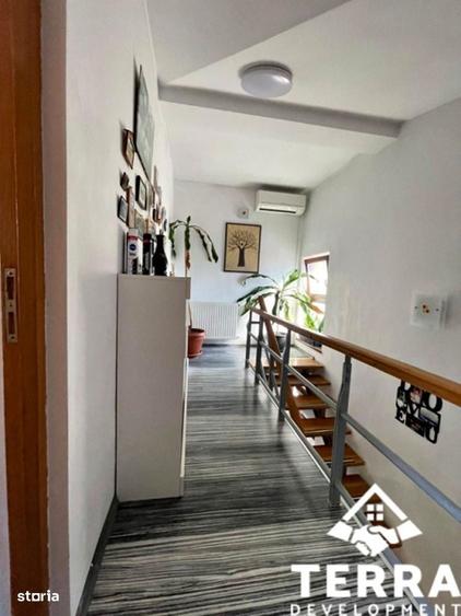 Casă cu 3 camere în Palazu Mare