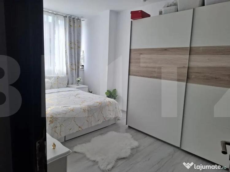 Apartament cu 3 camere semidecomandat în Spitalul Județean