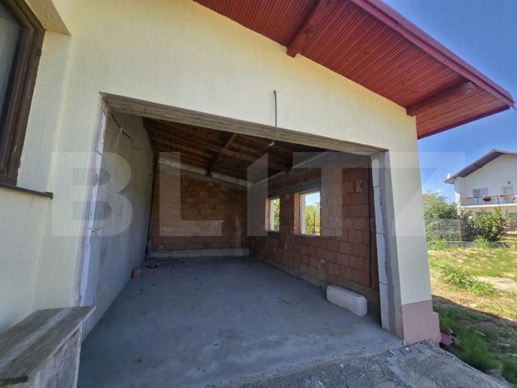Casă cu 5 camere cu Teren 550 Mp în Săcueni