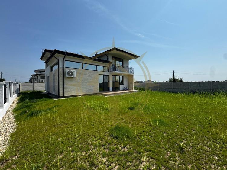 Casă cu 5 camere cu Teren 500 Mp în Dumbrăveni