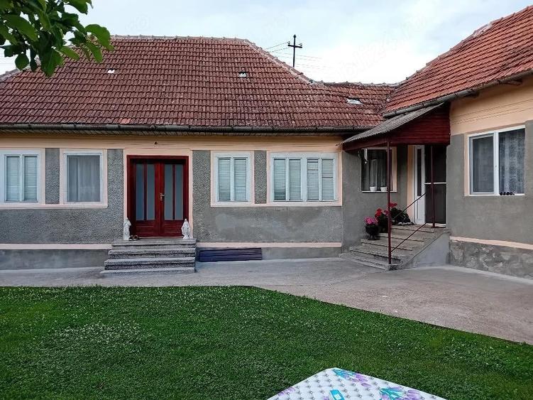 Casă cu 3 camere cu Teren 700 Mp în Rișculița