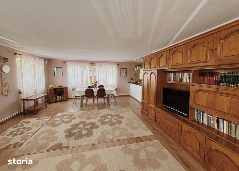 Casă cu 4 camere cu Teren 1670 Mp în Central