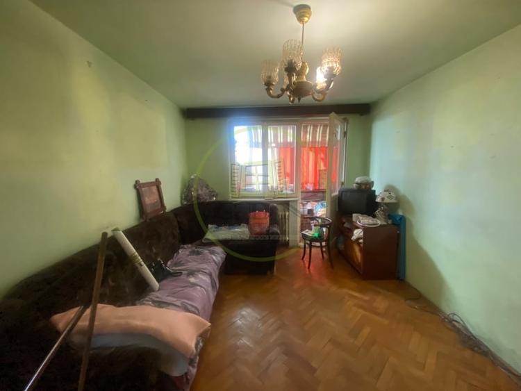 Apartament cu 3 camere decomandat, mobilat în Rogerius