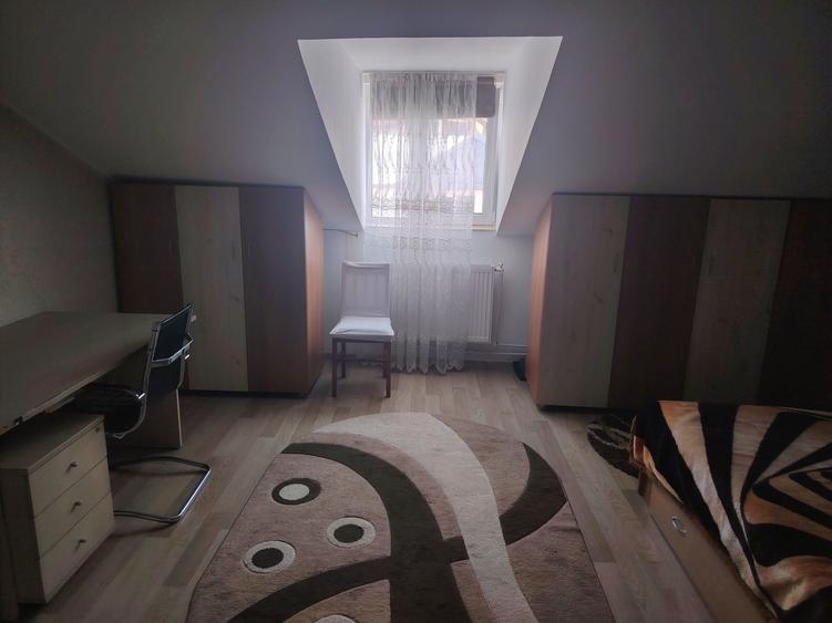 Camera in apartament decomandat - 6