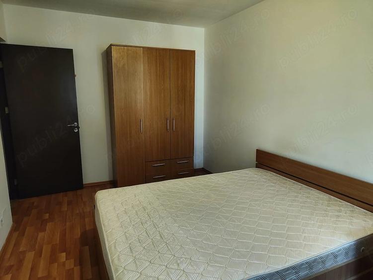 Apartament cu 3 camere semidecomandat în Militari