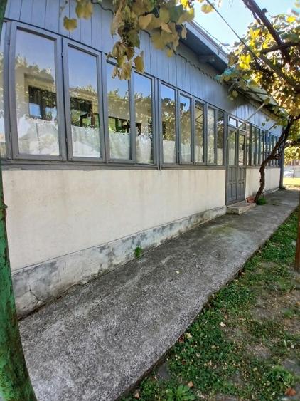 Casă individuală cu 2 camere în Central