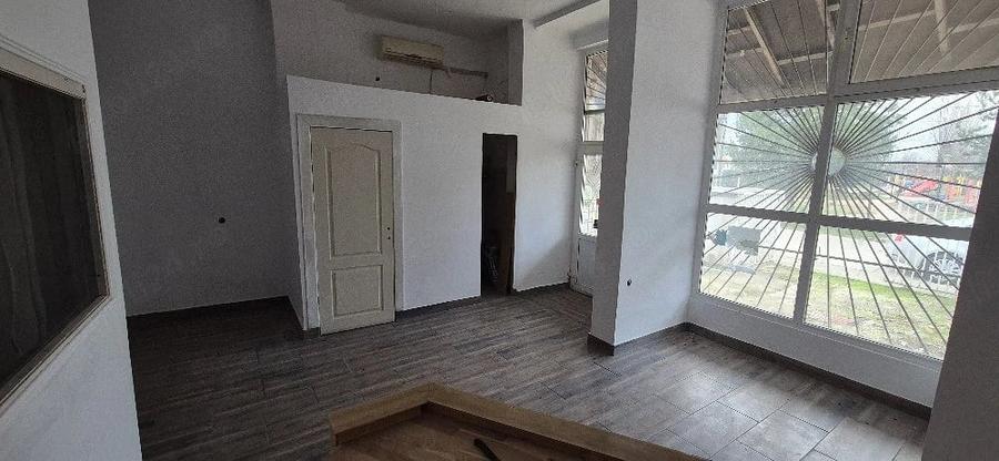Spațiu comercial, de 70 mp, în Valea