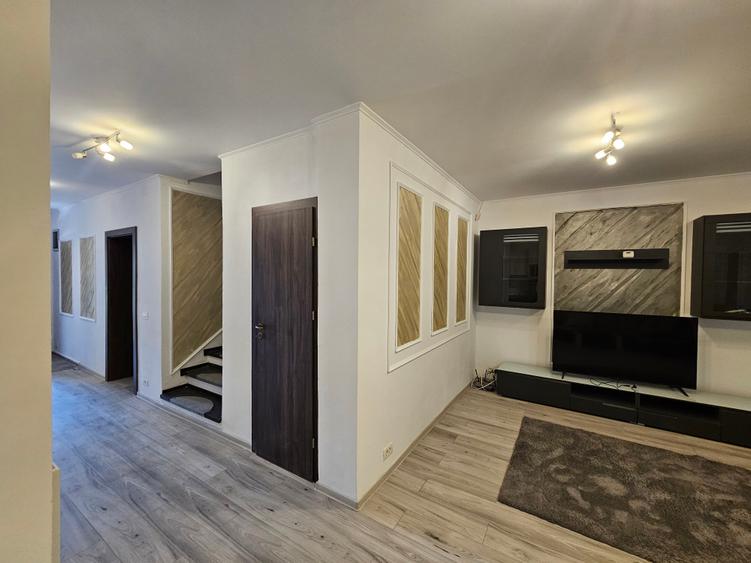 Duplex cu 5 camere cu Canalizare în Dumbrăvița