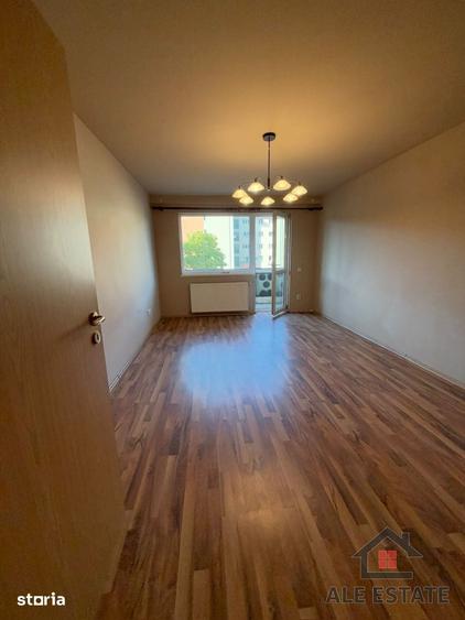 Apartament cu 3 camere în Cetate