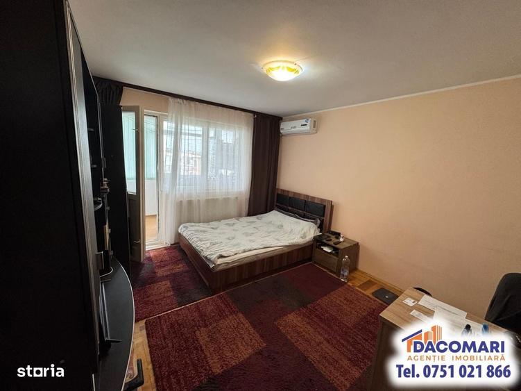 Apartament cu 3 camere decomandat în Micro 18